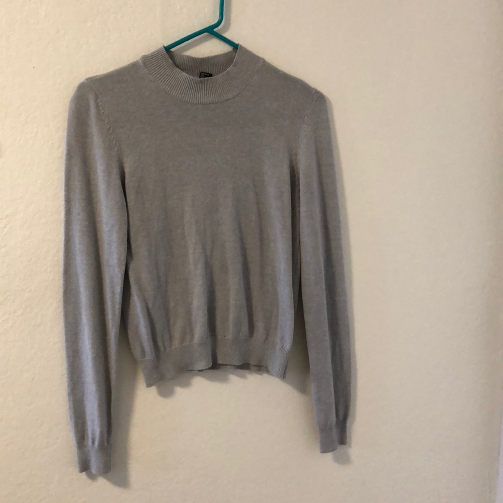 gray sweater